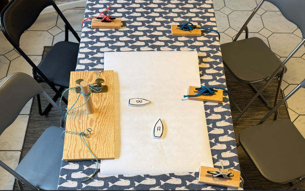 Schulungsraum mit maritimen Übungselementen